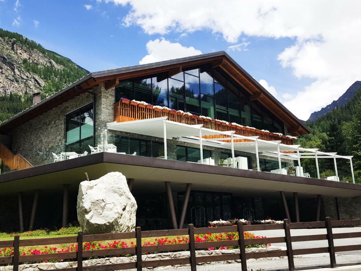 Grand Hotel Courmayeur Mont Blanc, By R Collection Hotels Exterior foto